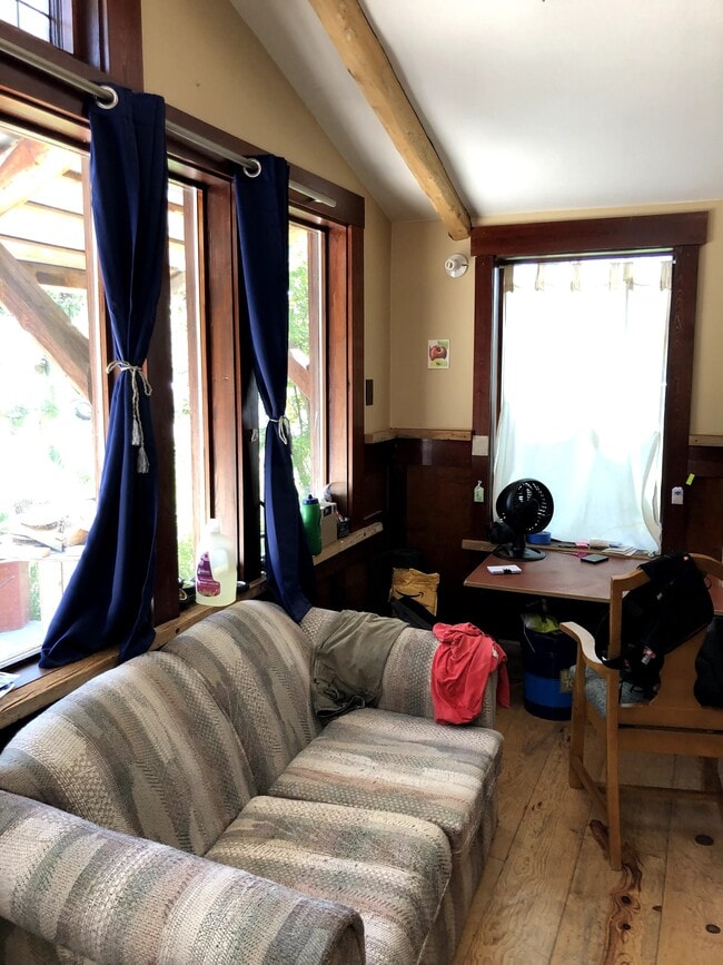 Photo - 109 S 8th Ave