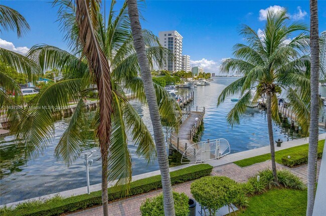 Photo - 7914 Harbor Island Dr Unit 203