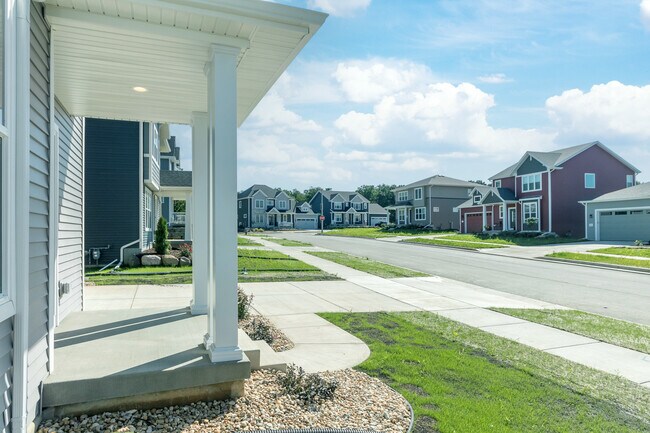 Photo - 948 Westminster Way