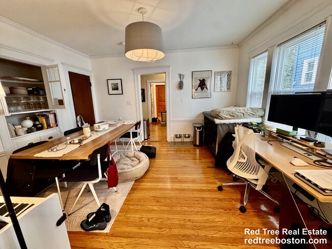 Photo - 21 Saint Peter St Unit 2R