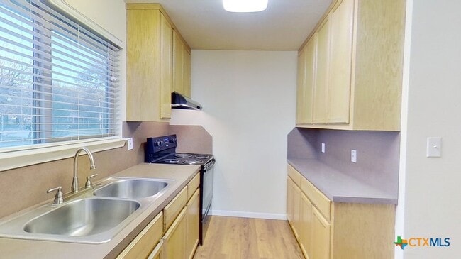 Photo - 501 N Lampasas St