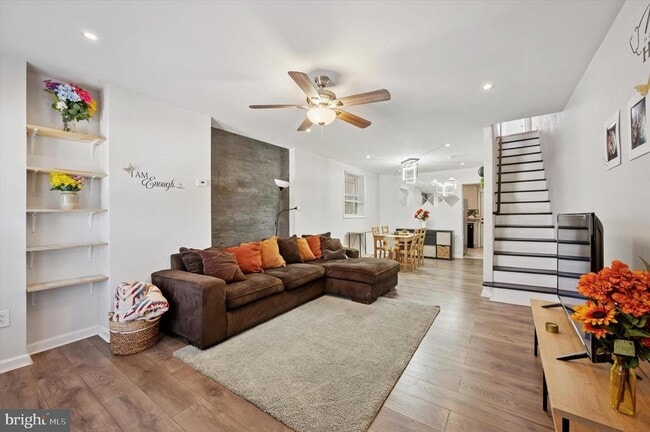 Photo - 457 N Edgewood St