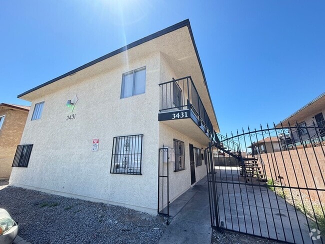 Building Photo - 3431 E Cheyenne Ave Unit 1 Rental