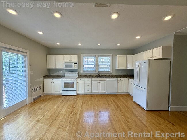 Building Photo - 36 Dedham St Unit #1