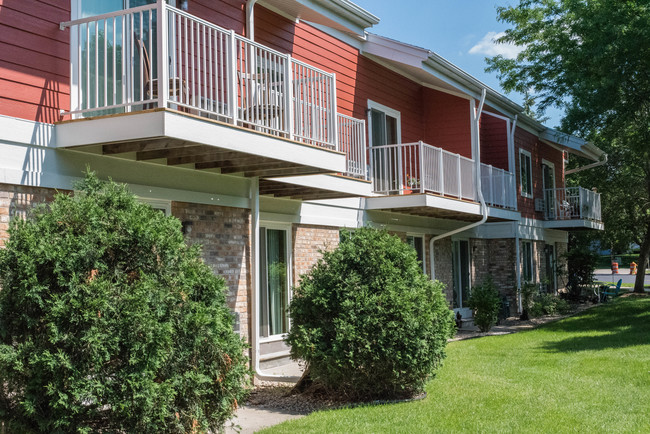 Exterior - Cherry Tree Crossing Apartments