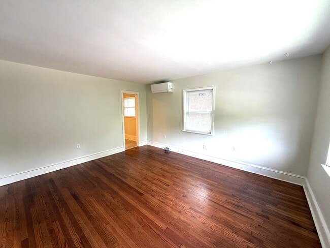 Photo - Central AVL - 1/1 Updated Apartment Ready Now!