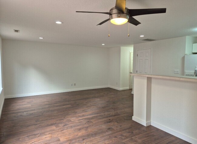 Photo - 3 bedroom - Move In Ready !!