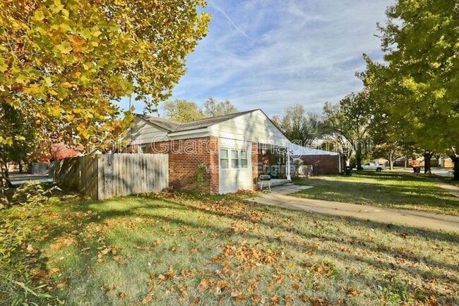 Photo - 1102 E Donnell Ave