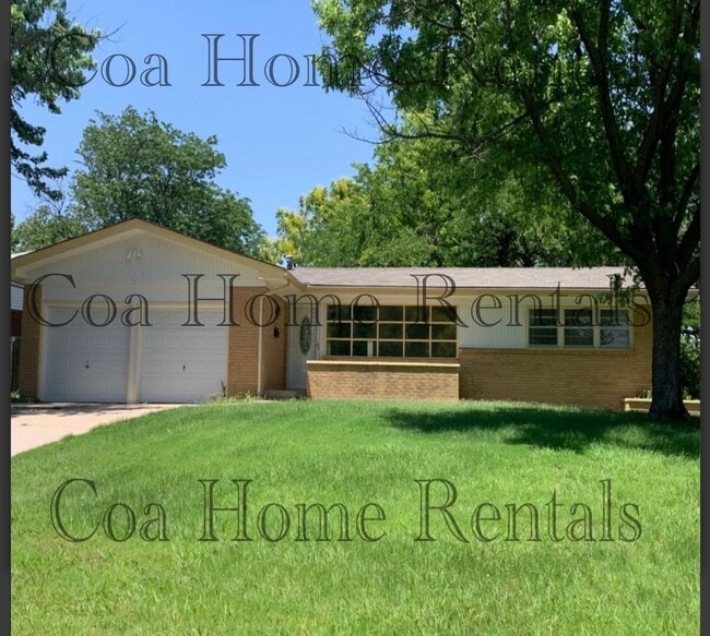 Building Photo - Great East side corner lot home