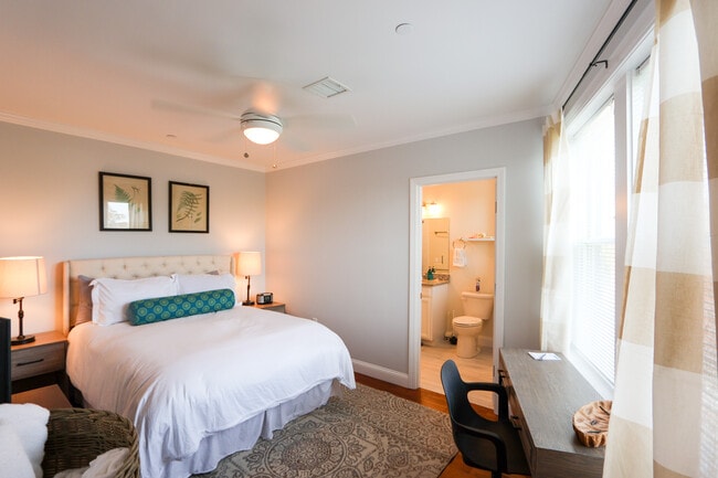 Photo - 1008 Tremont St Unidad 9