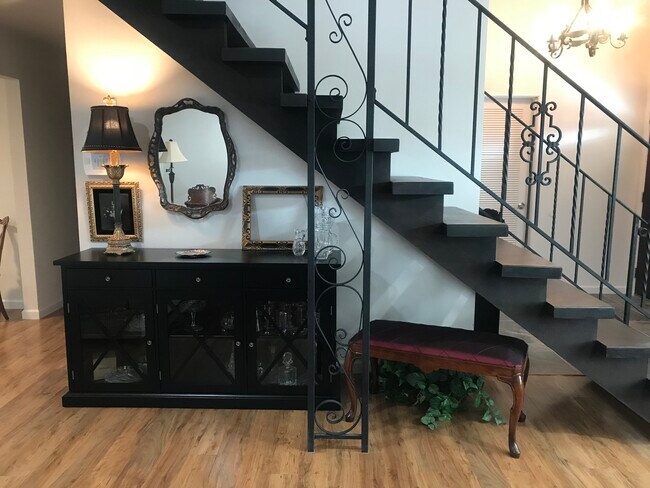 Photo - 460 Monti Cir