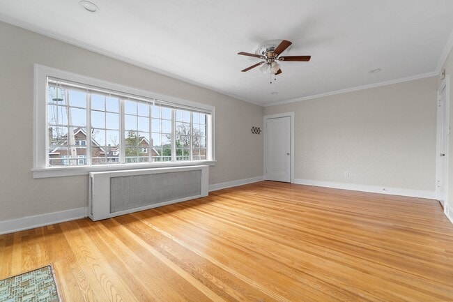 Photo - 5807 Callowhill St