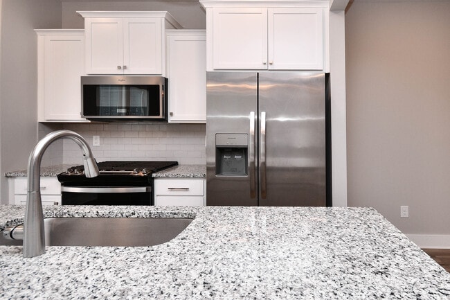 Photo - 26 Starlake Rd