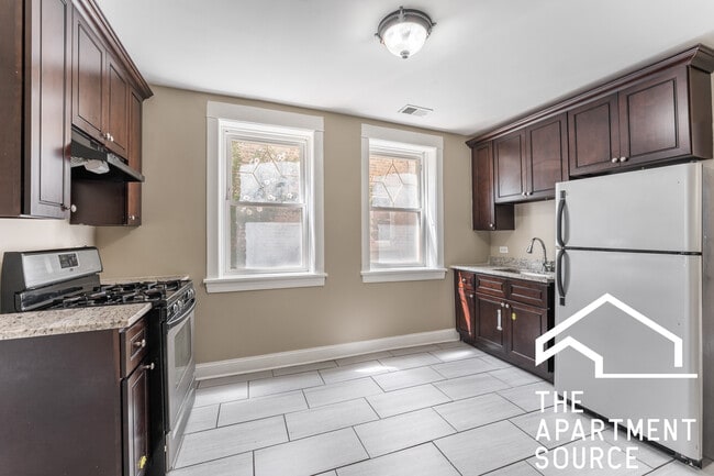Building Photo - 2618 N Harding Ave Unit #G Rental