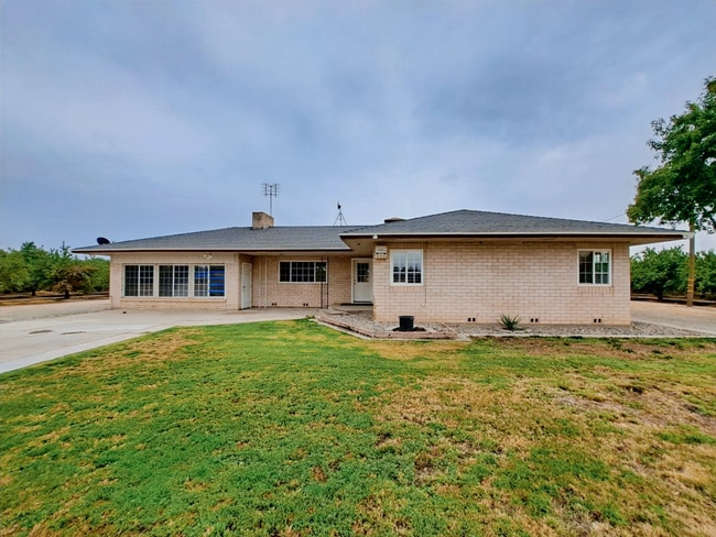 3BR Country Style Home Available NOW! - 3BR Country Style Home Available NOW!