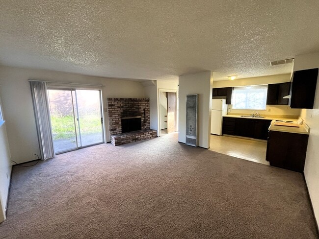 Photo - 840 D St Unidad 840 D #Z [PRM: Brittany]