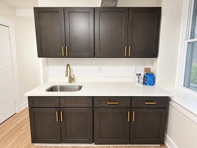 Photo - 160 59th St Unit B100