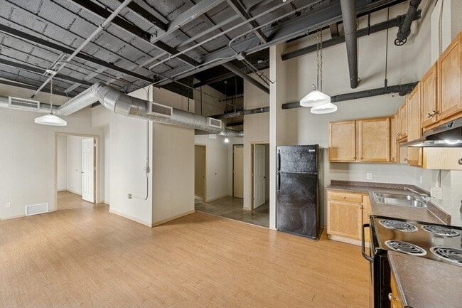 Commerce Building Apartments
