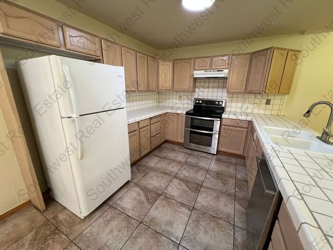Photo - Beautiful 2 Bedroom 2 Bathroom Home- Colon...