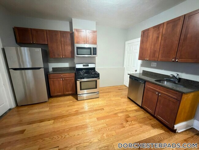 Photo - 270 Bowdoin St Unit 3
