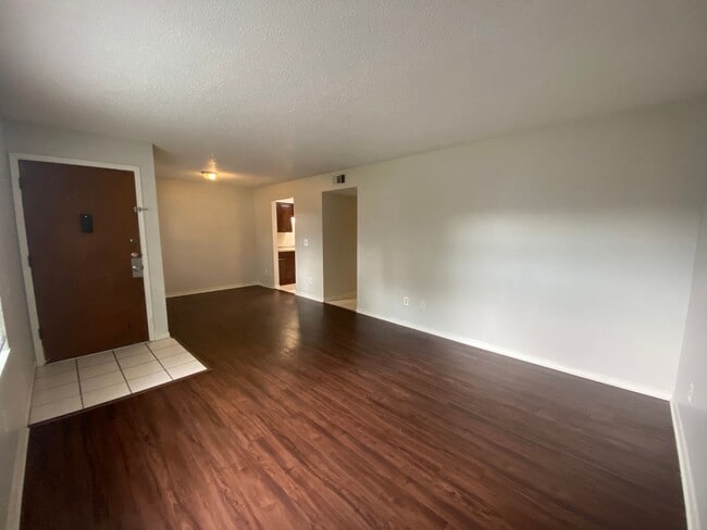 Photo - 469 Crabapple Ct