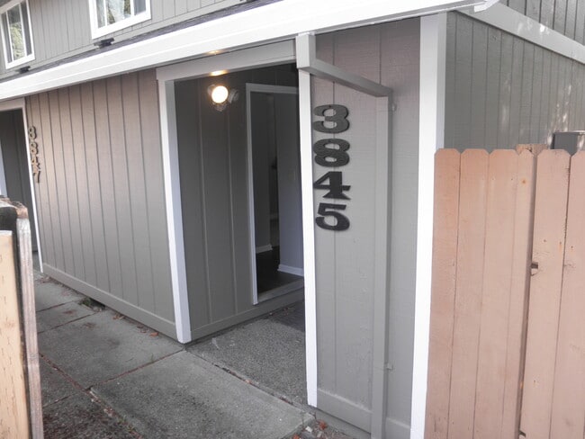 Building Photo - 3845 Northwest Chemult Place Unit 3845