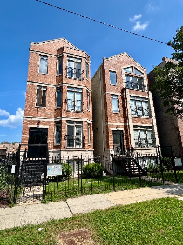 Building Photo - 5331 S Calumet Ave Rental