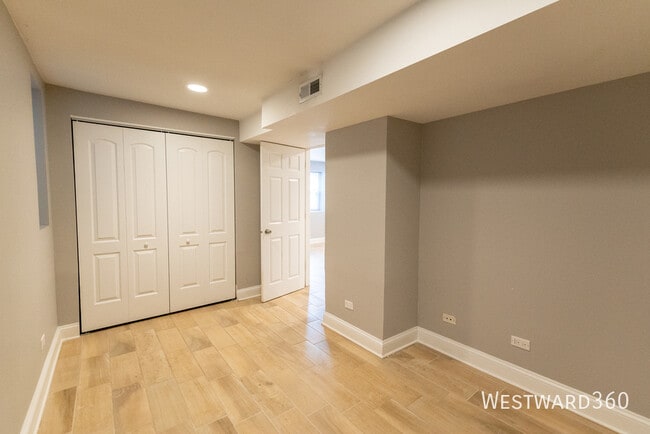 Photo - 1924 N Honore St Unit 1G