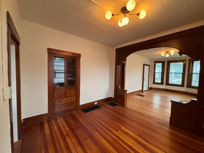Photo - 242 Washington St