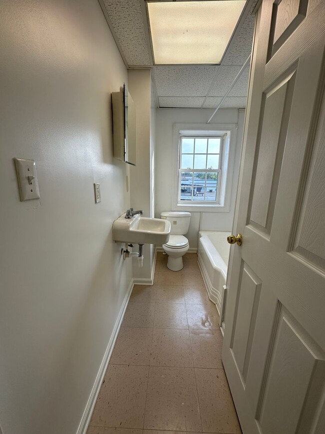 Photo - One bedroom in the heart of Altavista