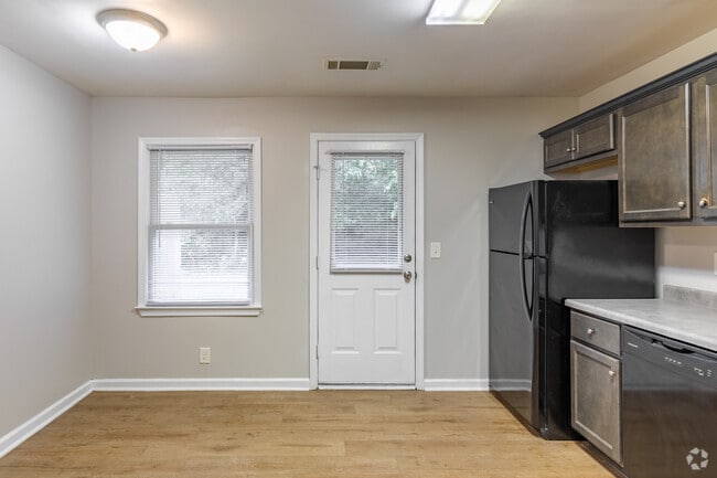 2HAB, 1BA - 840ft²