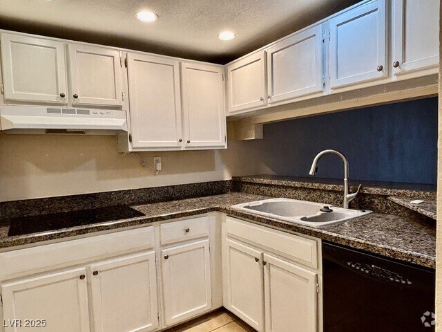 Building Photo - 750 S Royal Crest Cir Unit 325 Rental