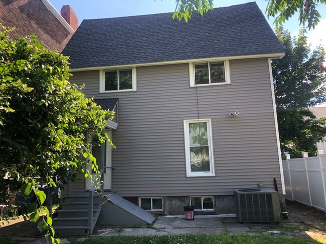 Photo - 274 Broad St