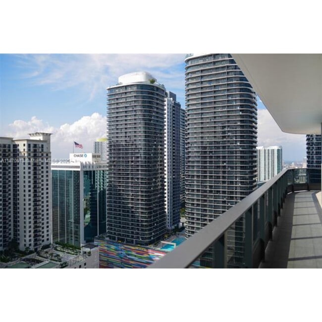 Photo - 1000 Brickell Plz