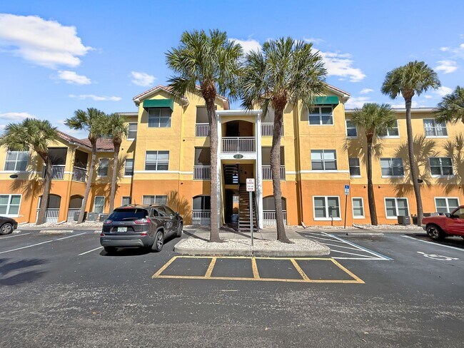 Building Photo - Amazing Furnished or Unfurnished 2-Bedroom Condo in Seminole – less than 2 miles from the Beach! ... Unit 7106