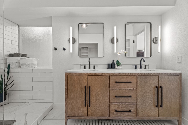 Photo - 3001 E Redwood Ln