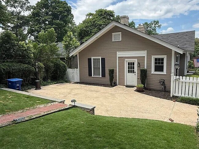 Photo - 160 Ivy St