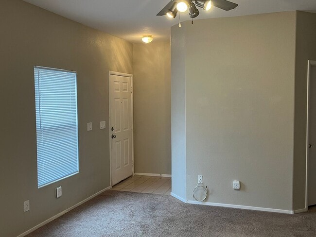 Photo - Beautiful Henderson 2 Bedroom Townhouse!