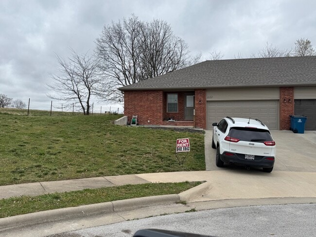 Building Photo - 1122 N Missouri Dr