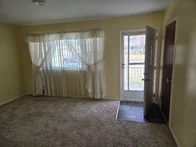 Photo - 1249 E Walnut St