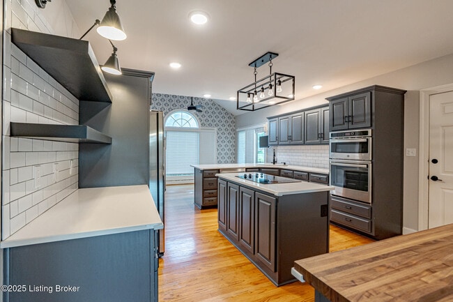 Photo - 838 Lake Forest Pkwy