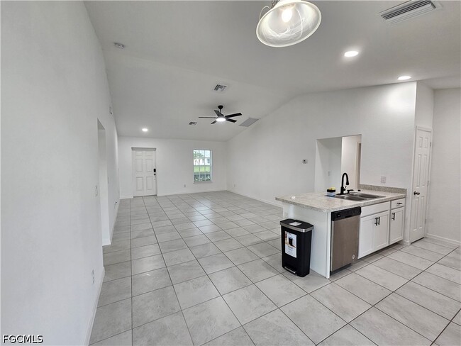 Photo - 2523 NE 6th Pl