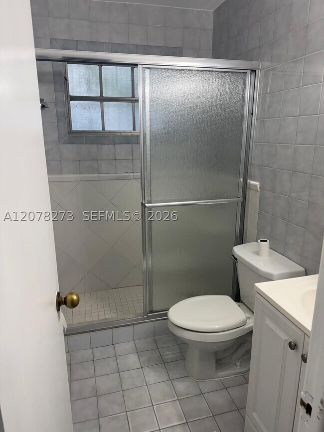 3445 NW 2nd St Unit 3445