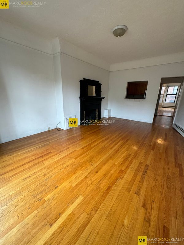 Photo - 587 Beacon St Unidad #2