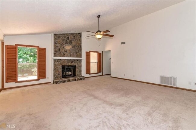 Photo - 330 Broken Lance Pl