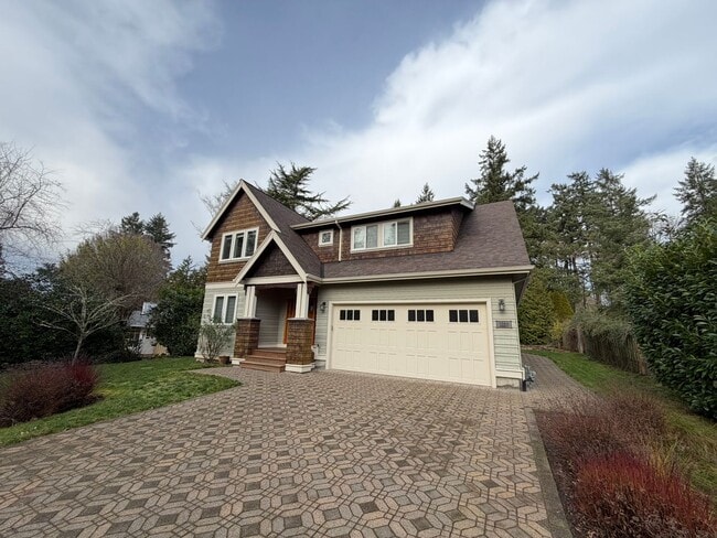 Photo - Gorgeous Custom Home In the Uplands Neighborhood. 4bd plus office. 2944sf.