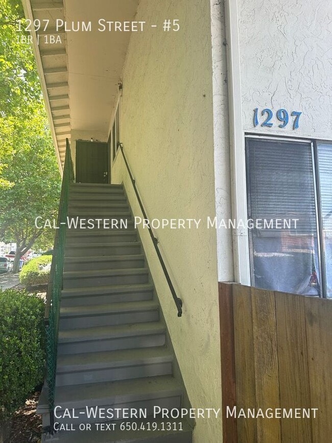 Photo - 1297 Plum St Unidad #5