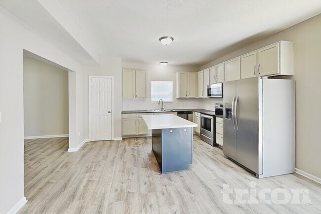 Photo - 176 Heartwood Hill