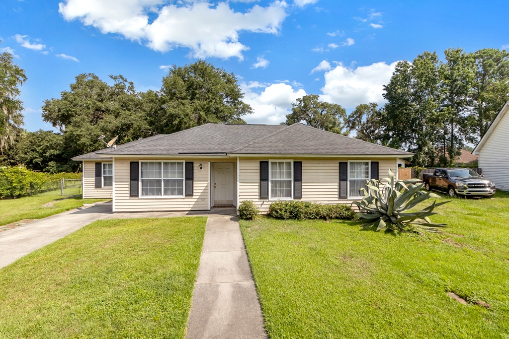 Photo - 402 Sterling Creek Dr