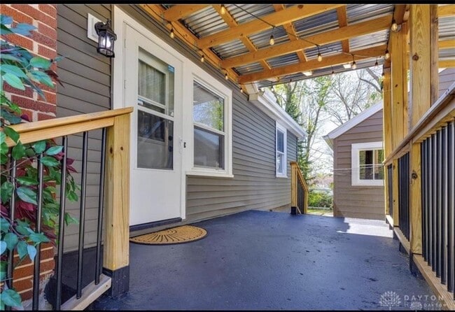 Photo - 206 E Worley Ave